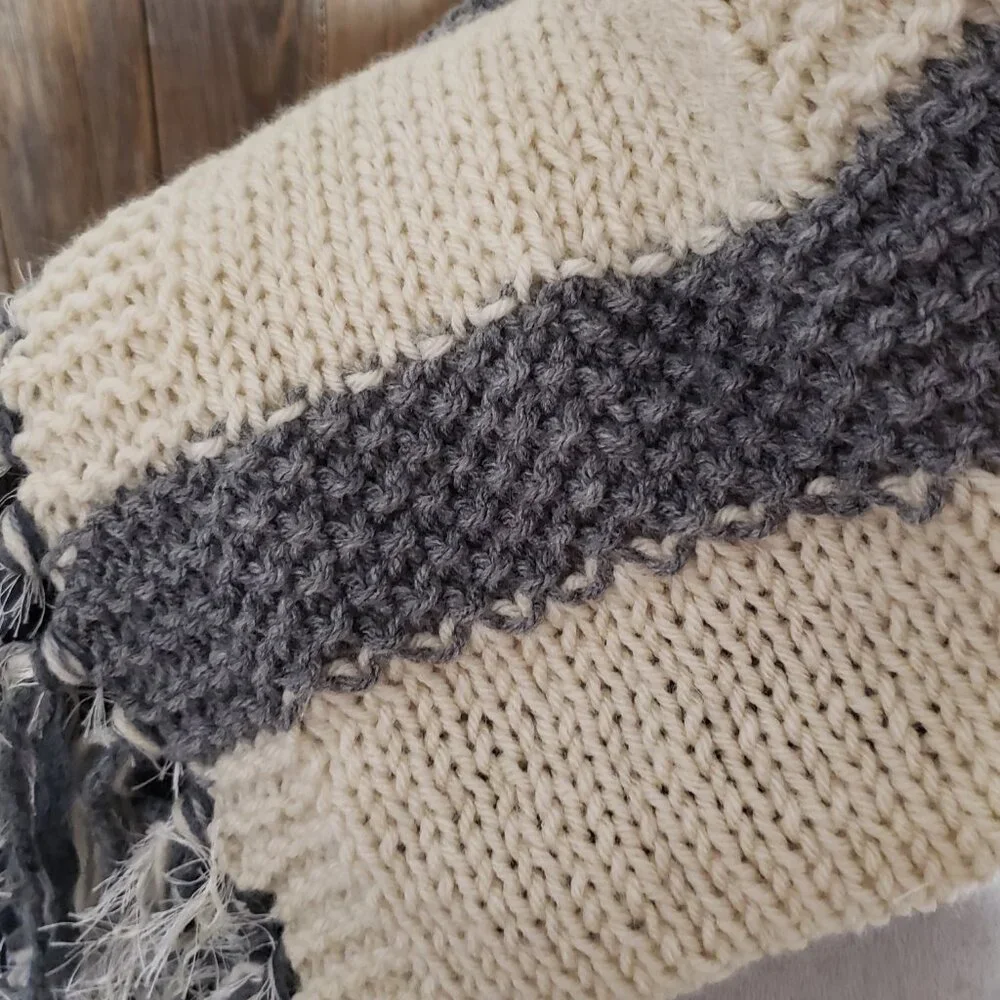 NEW Hand Knitted Cream Gray Boho Cowl Scarf Fringe Women's Cottage‎ Boho Western
